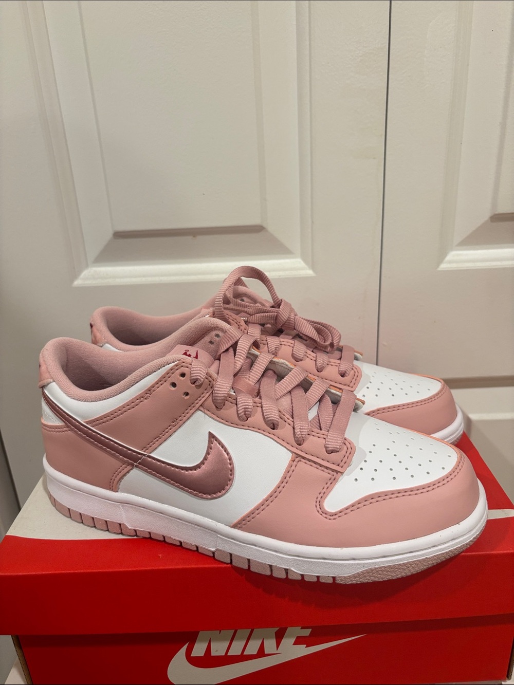 Nike Low-Top Sneakers in Pink and White